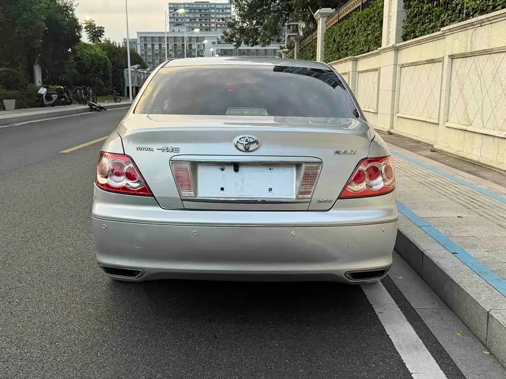 Toyota Reiz — миниатюра 4