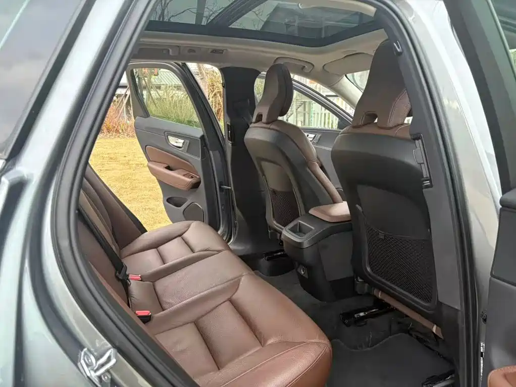 Volvo XC60 — миниатюра 7
