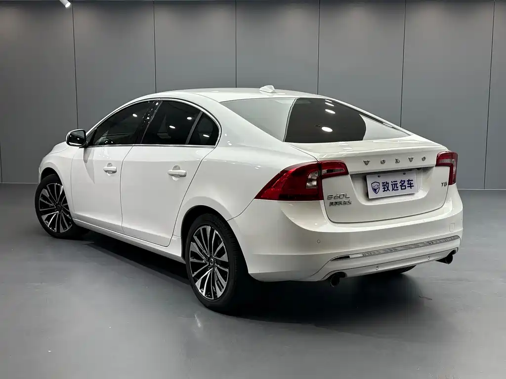 Volvo S60 — миниатюра 6