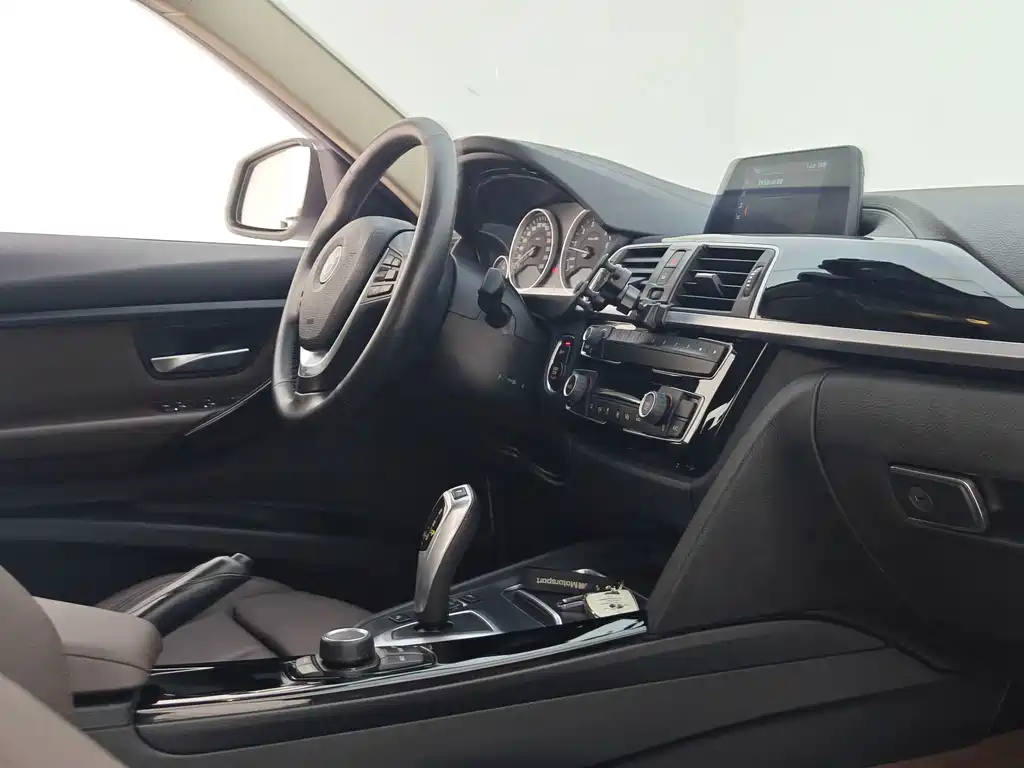 BMW 3 Series — миниатюра 12