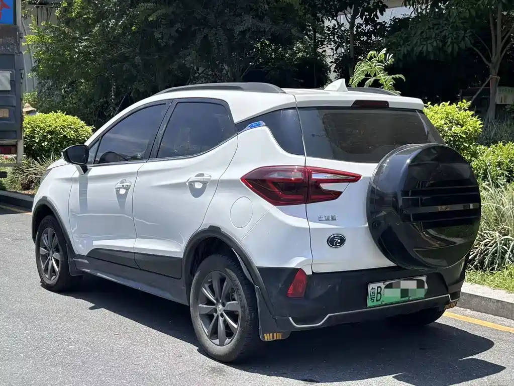 BYD Yuan EV — миниатюра 6