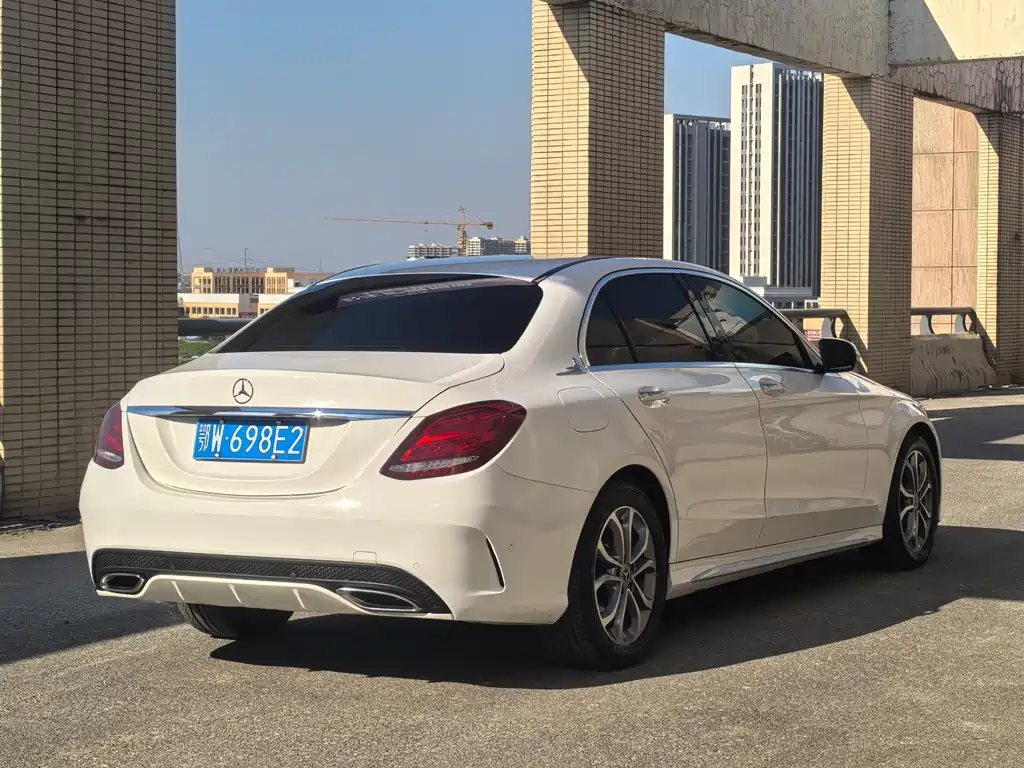 Mercedes-Benz C-Class — миниатюра 13