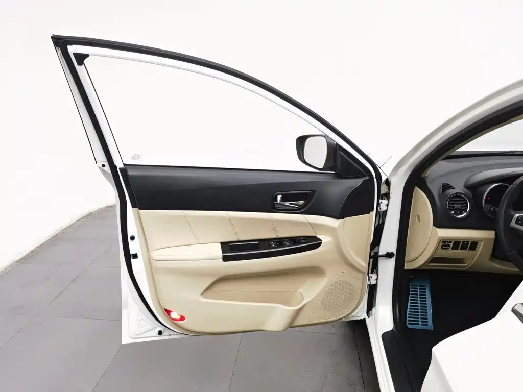 Changan Eado — миниатюра 8