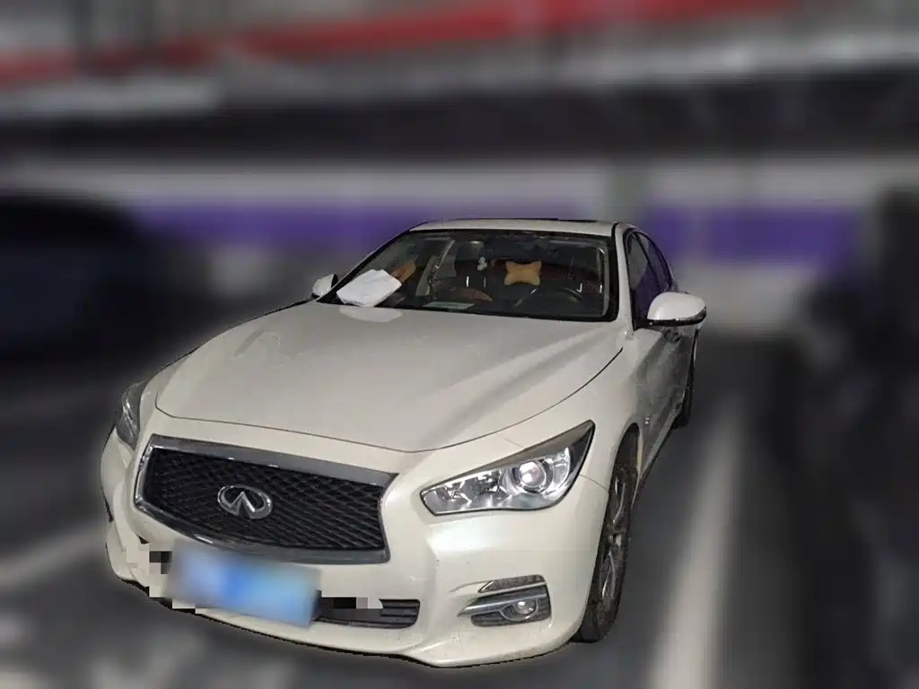 Infiniti Q50L