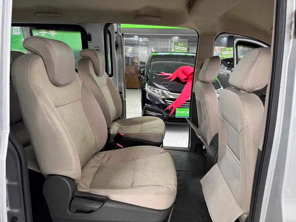 Wuling Rongguang V — миниатюра 18