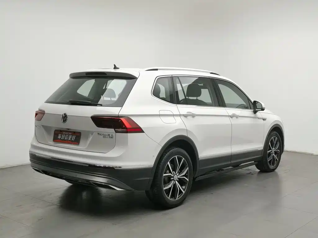 Volkswagen Tiguan L — миниатюра 2