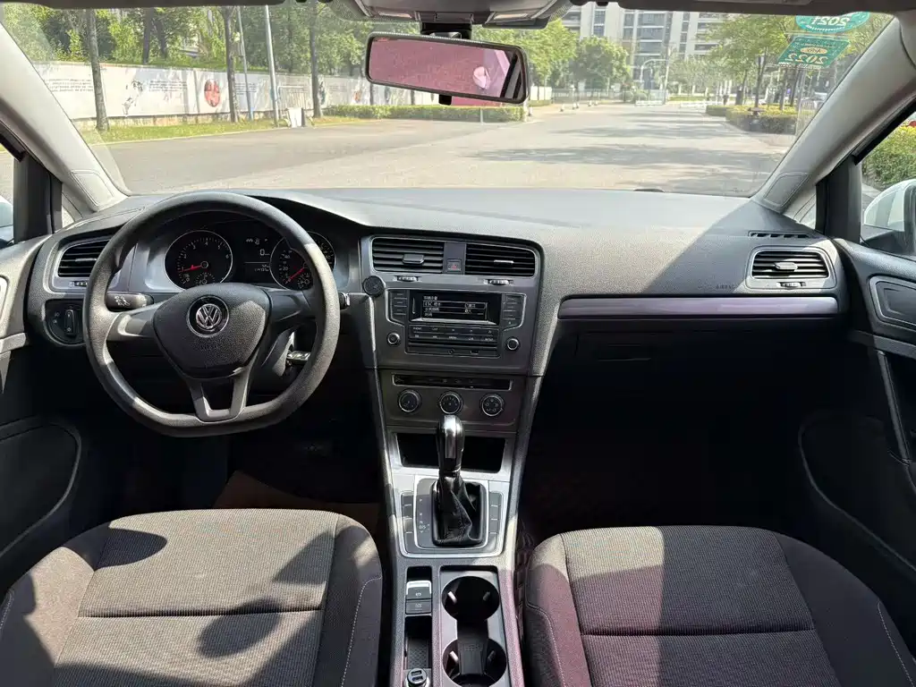 Volkswagen Golf — миниатюра 9