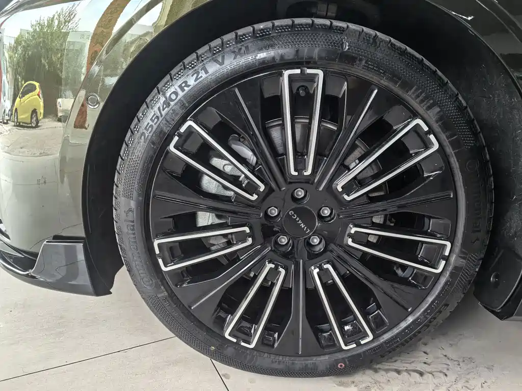 Lynk & Co 10 — миниатюра 5