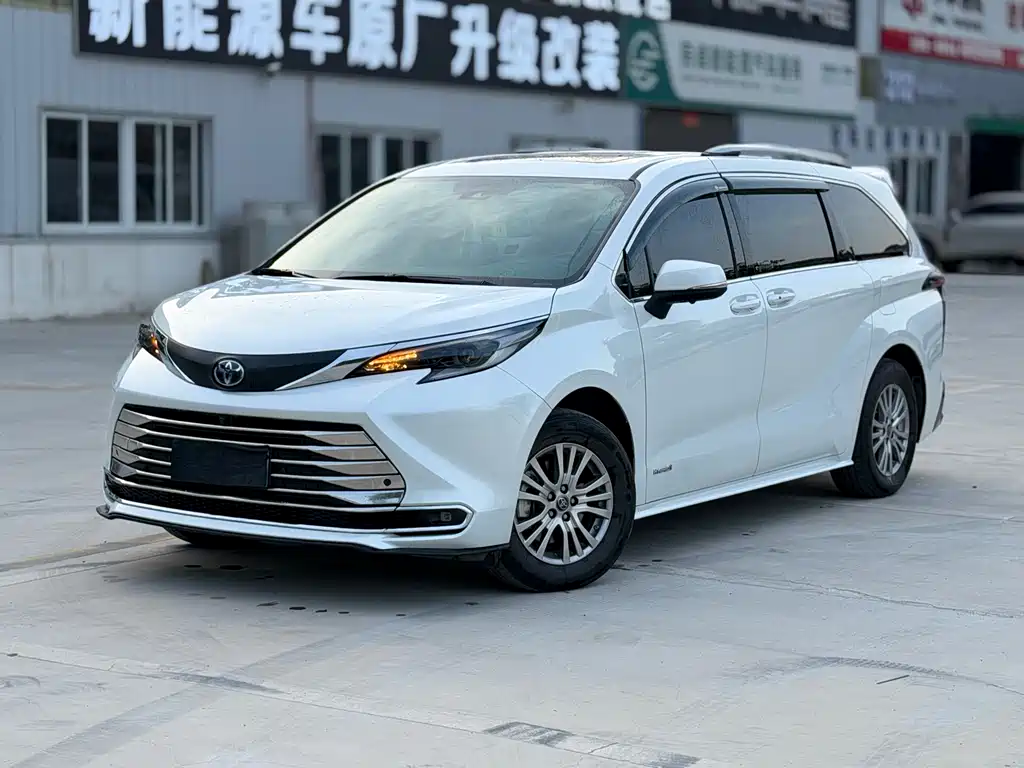 Toyota Sienna 2024