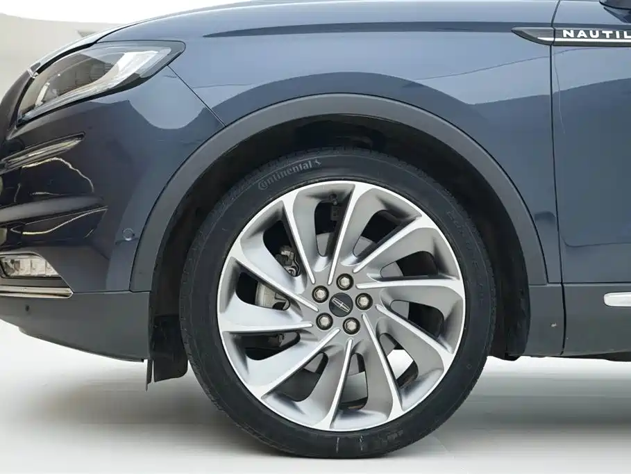 Lincoln Nautilus 2021 2.7T
