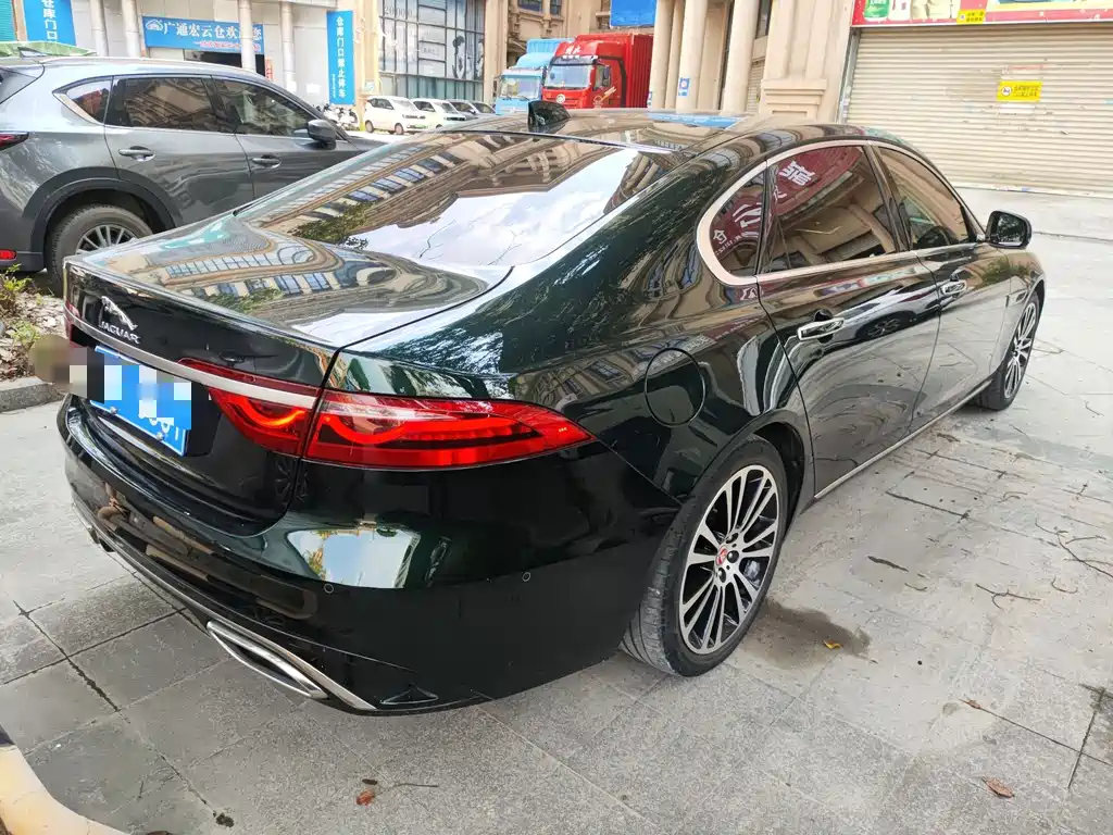 Jaguar XFL — миниатюра 8