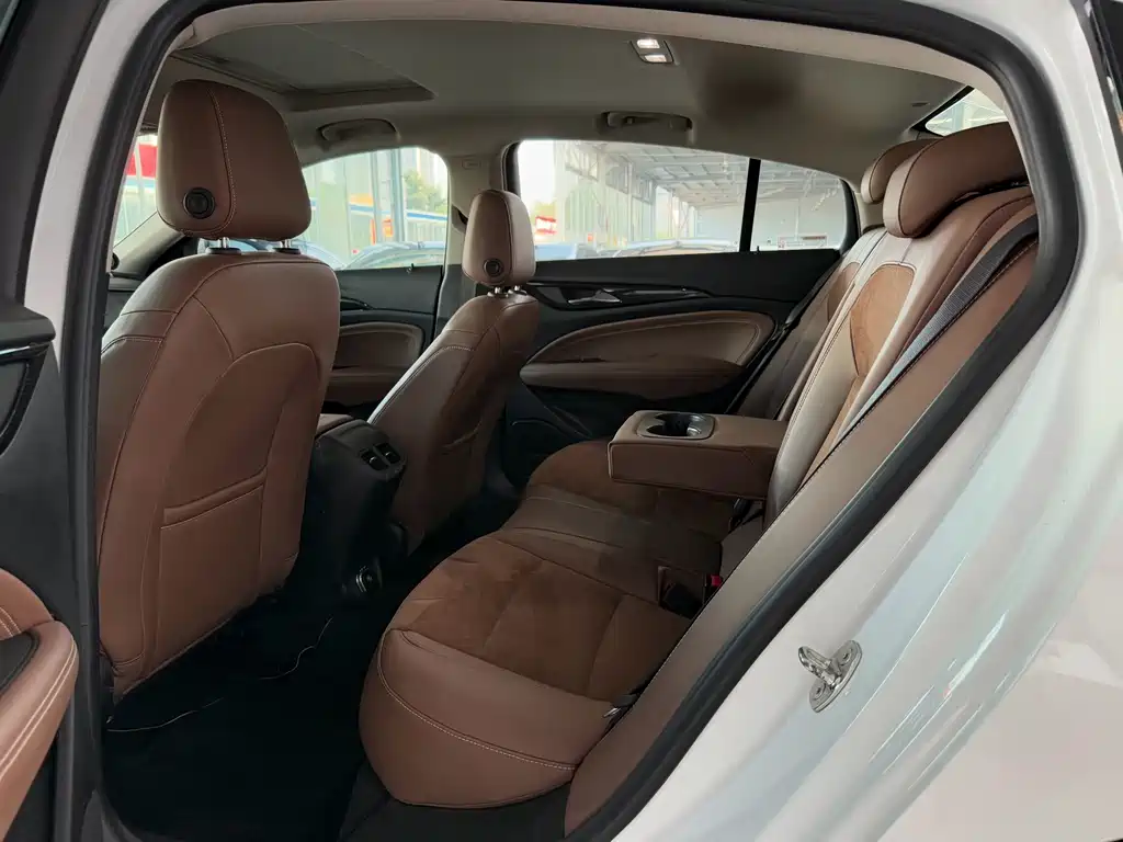 Buick Regal — миниатюра 8