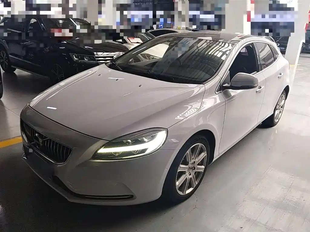 Volvo V40 2019