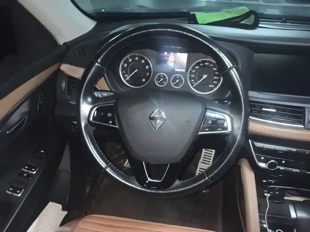 Borgward BX7 — миниатюра 3