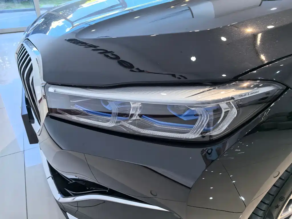 BMW 7 Series — миниатюра 22