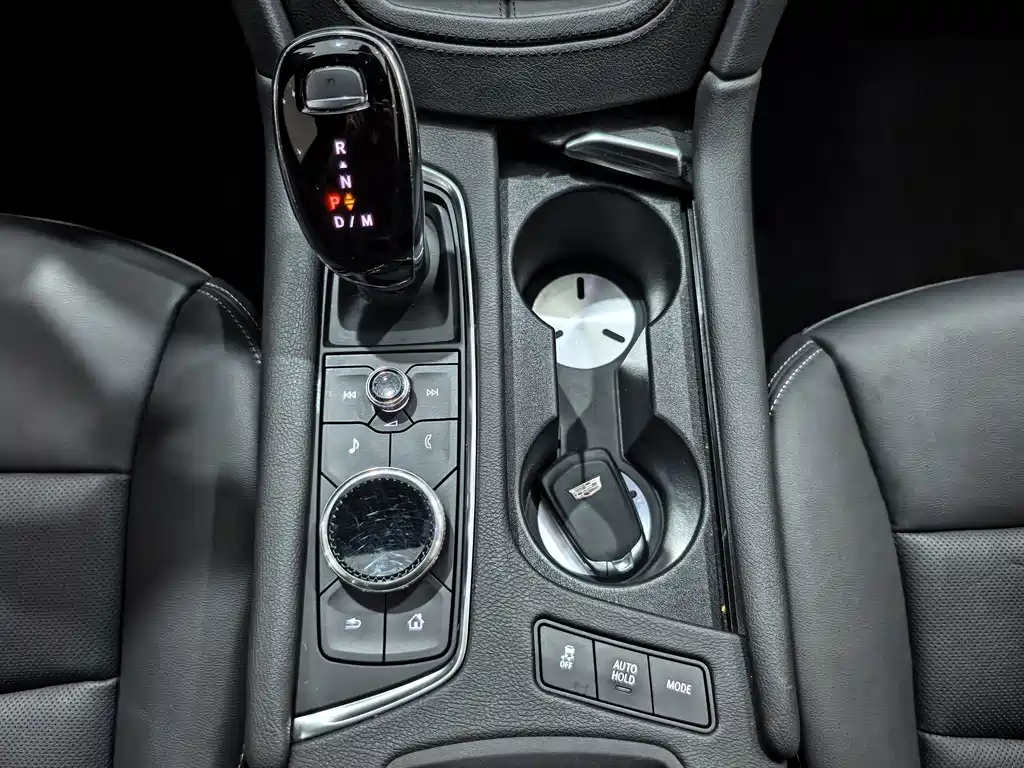 Cadillac XT6 — миниатюра 18