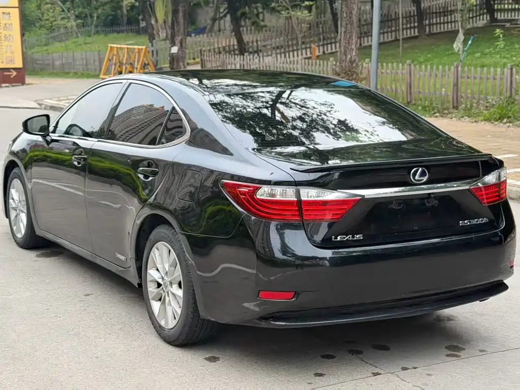 Lexus ES — миниатюра 7