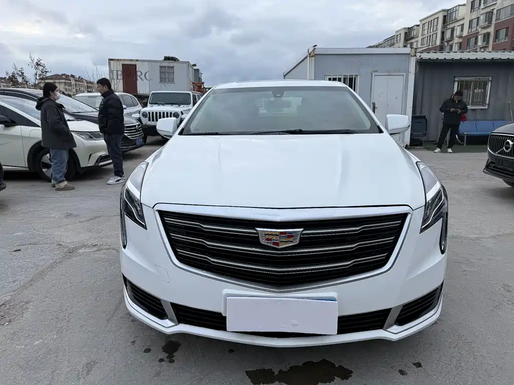 CADILLAC XTS