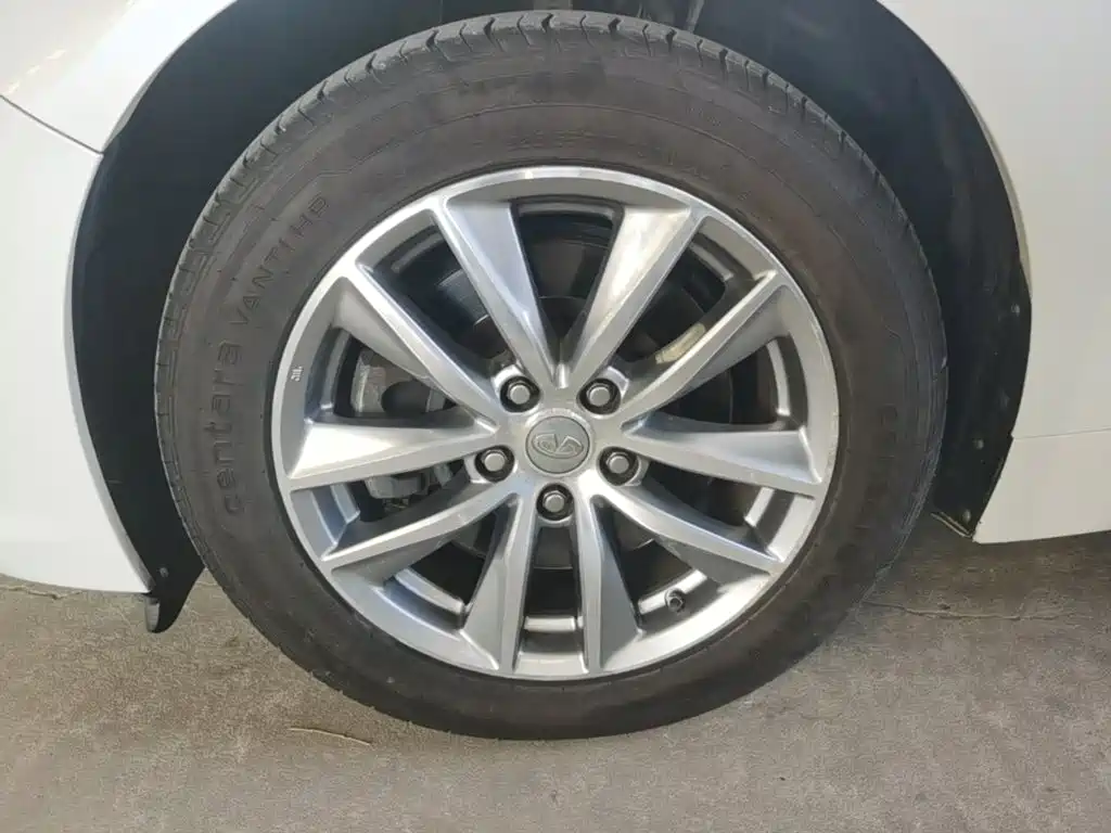 Infiniti Q50L — миниатюра 23