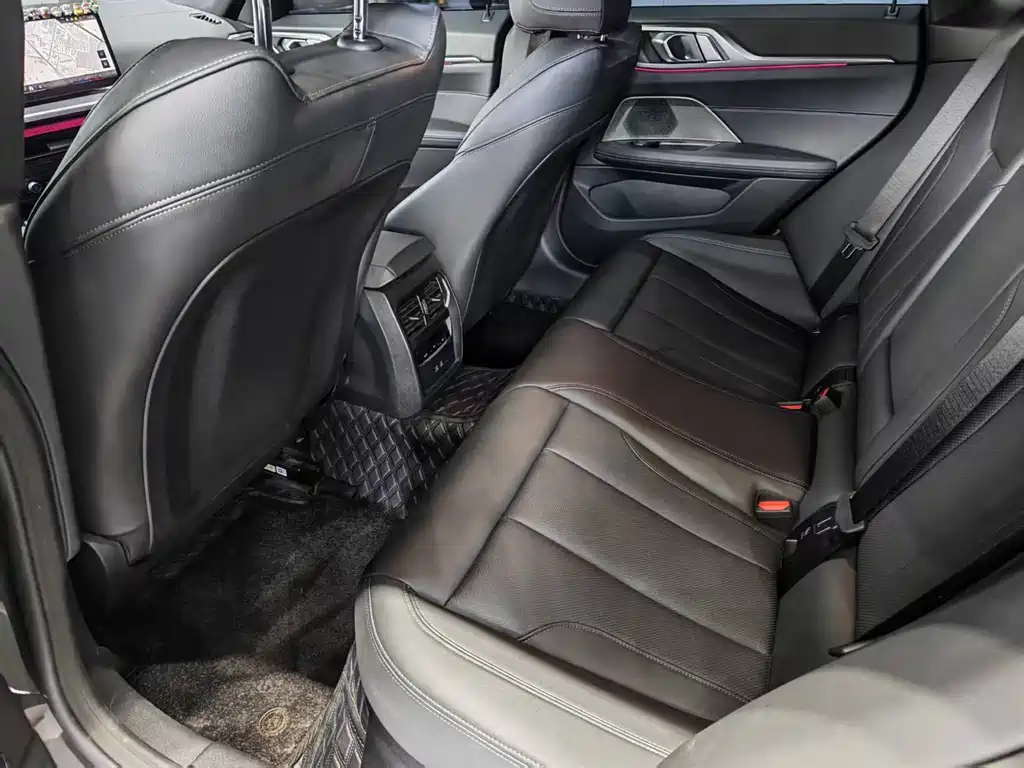 BMW i4 — миниатюра 9