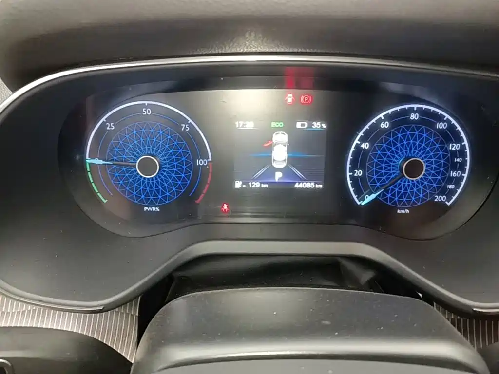 Hongqi Hongqi E-QM5 — миниатюра 12