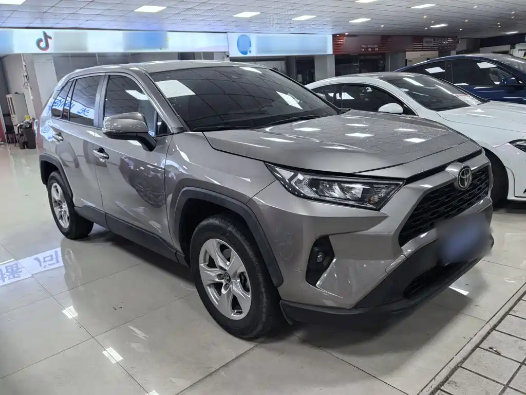 Toyota RAV4 — миниатюра 11