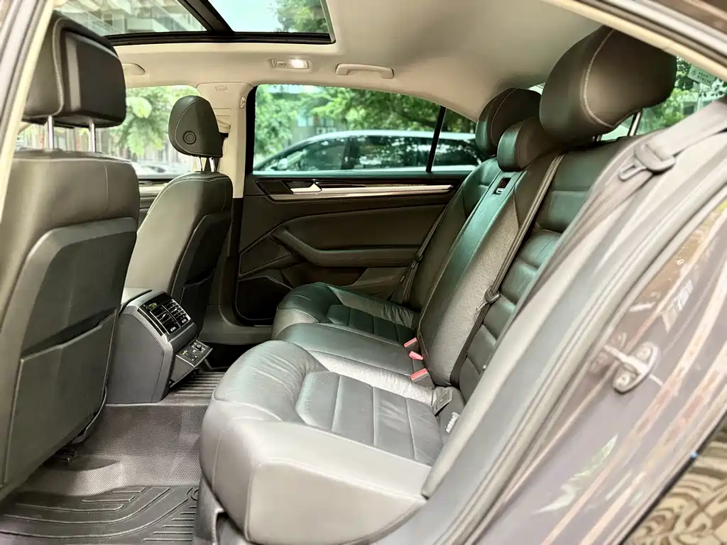 Volkswagen Phideon — миниатюра 7