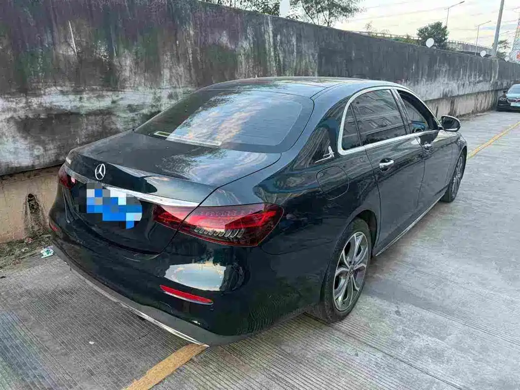 Mercedes-Benz E-Class — миниатюра 3