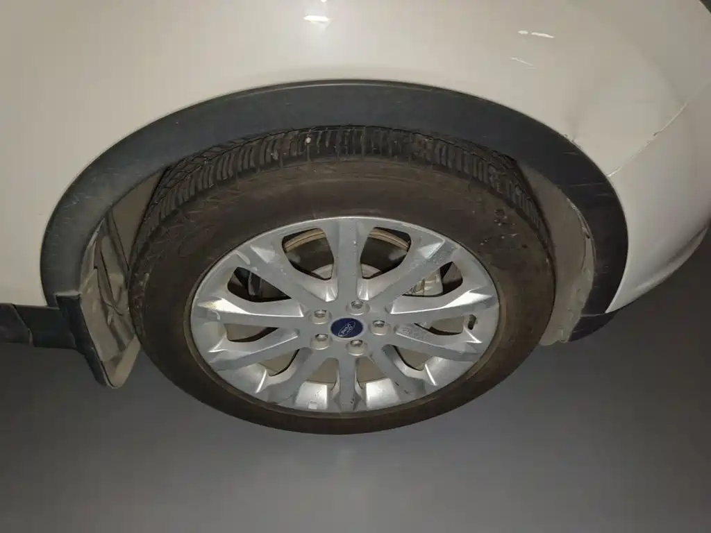 Ford Kuga — миниатюра 8