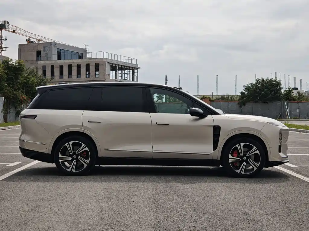 NIO ES8 — миниатюра 2