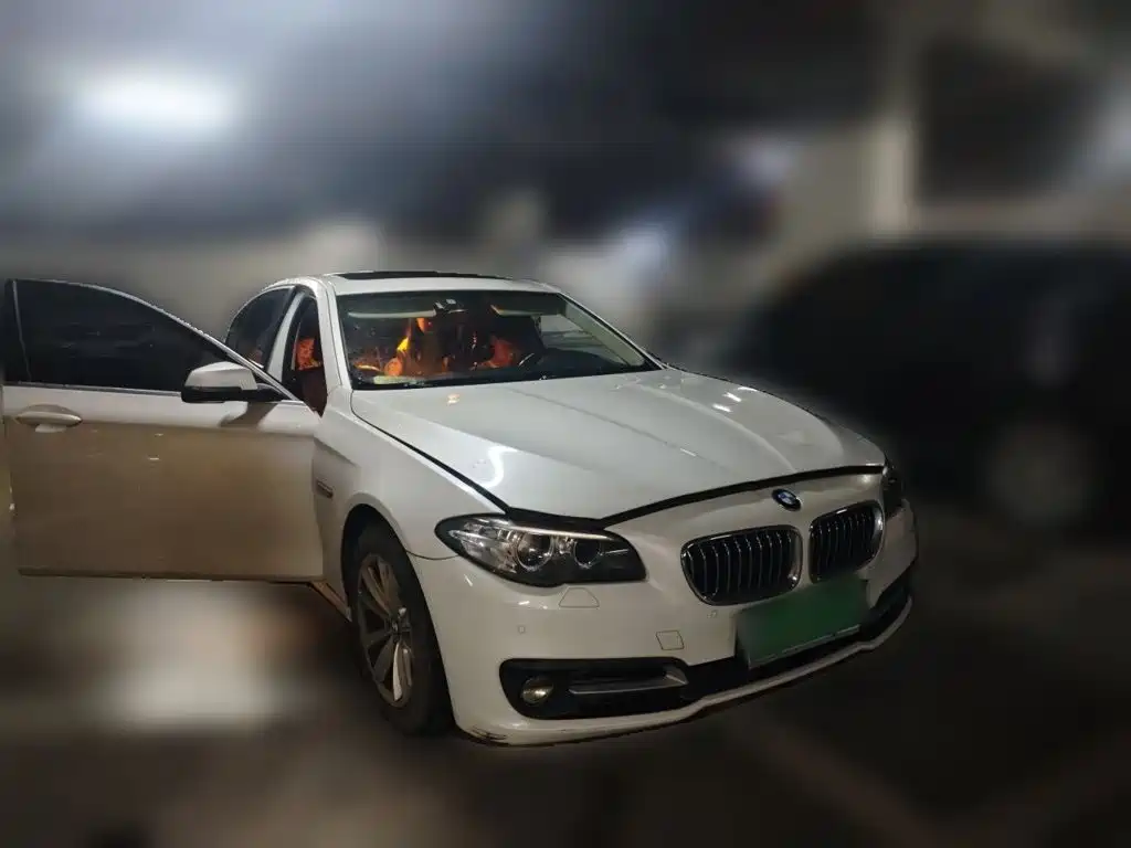 BMW 5 Series — миниатюра 9