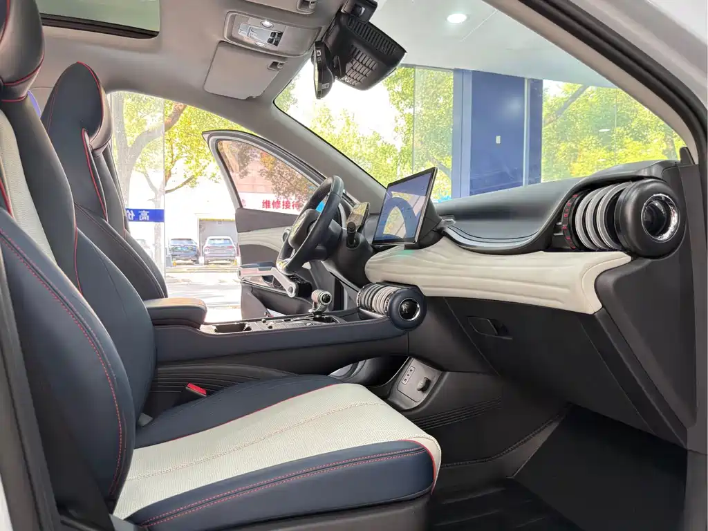 BYD Yuan Plus — миниатюра 13