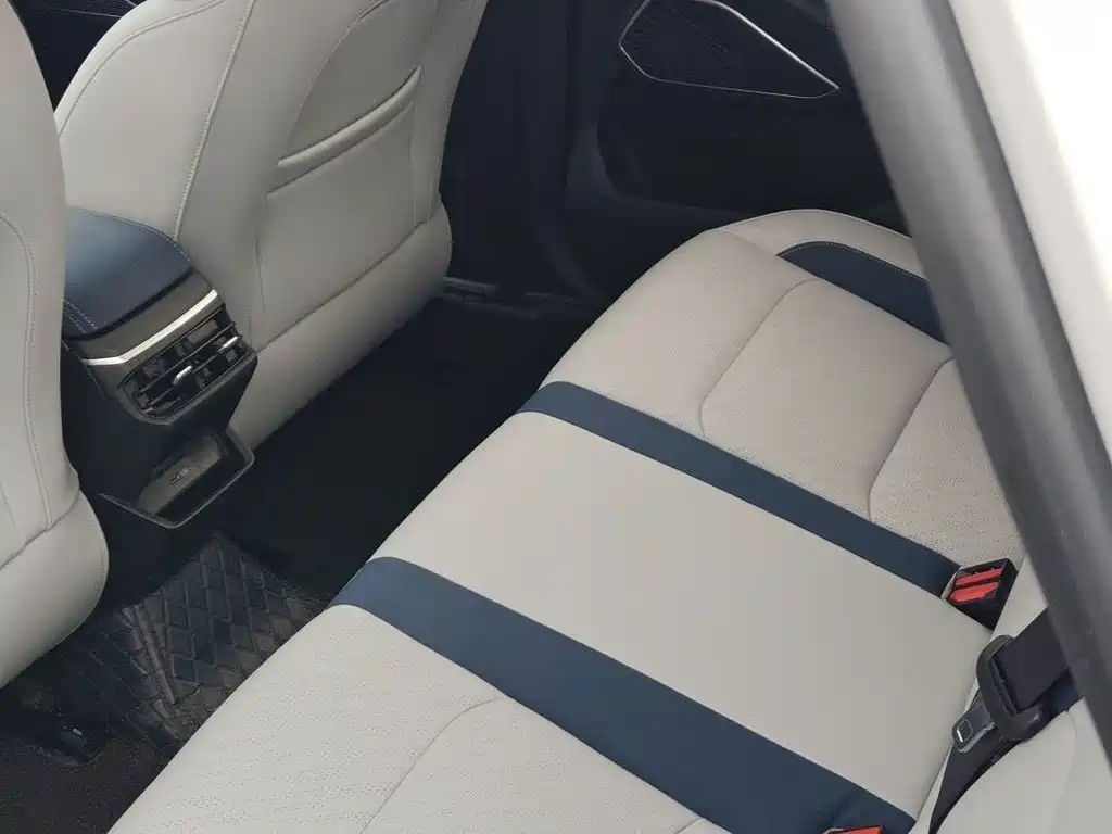 Geely Emgrand — миниатюра 7