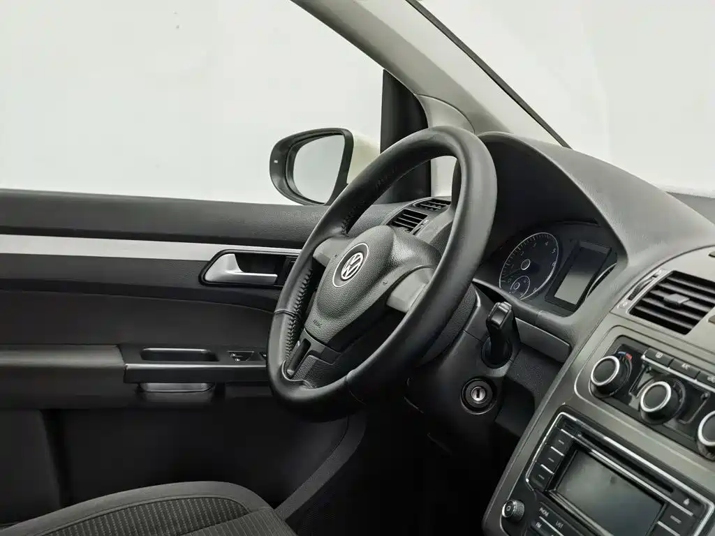Volkswagen Touran — миниатюра 22