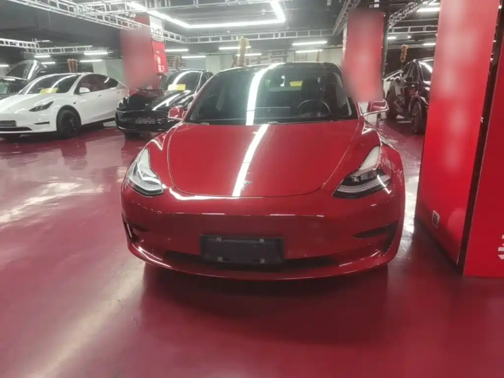 Tesla Model 3 — миниатюра 3