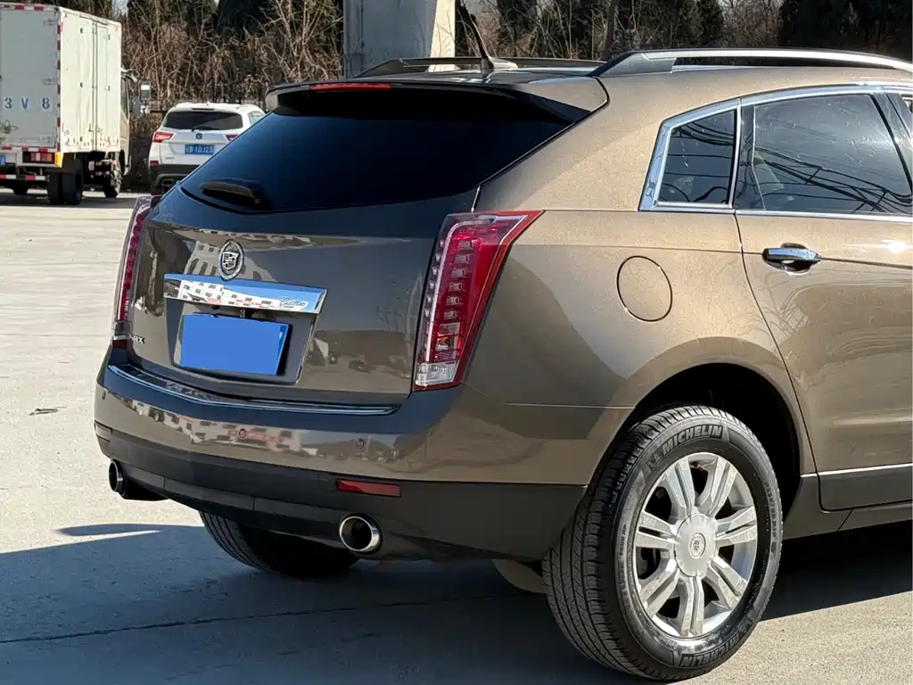 CADILLAC SRX