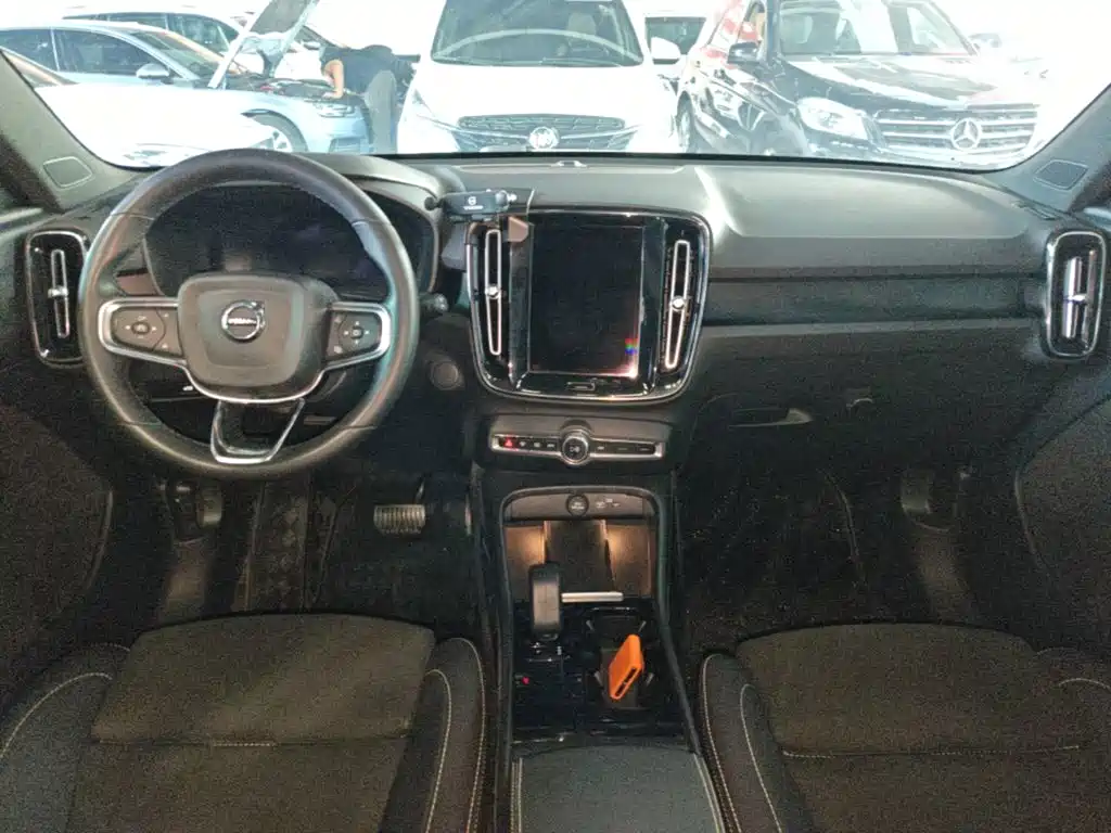 Volvo XC40 NEV — миниатюра 10