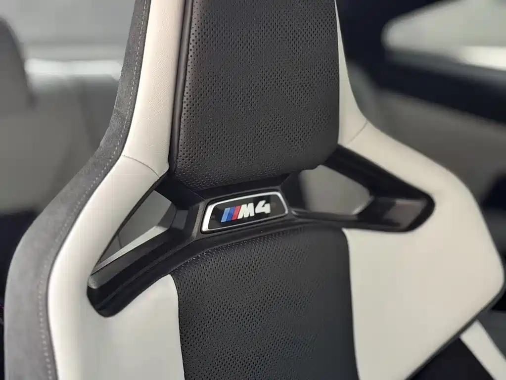BMW M4 2023 — фото 14