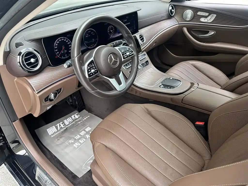 Mercedes-Benz E-Class — миниатюра 8