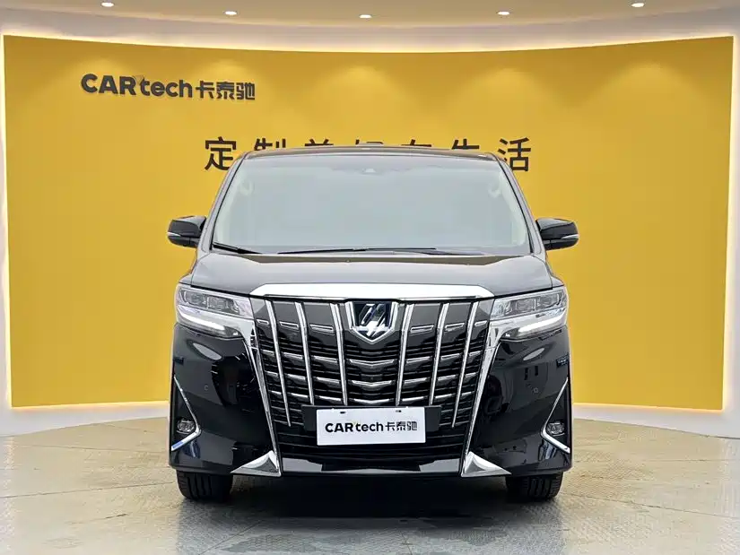 Toyota Alphard — миниатюра 3