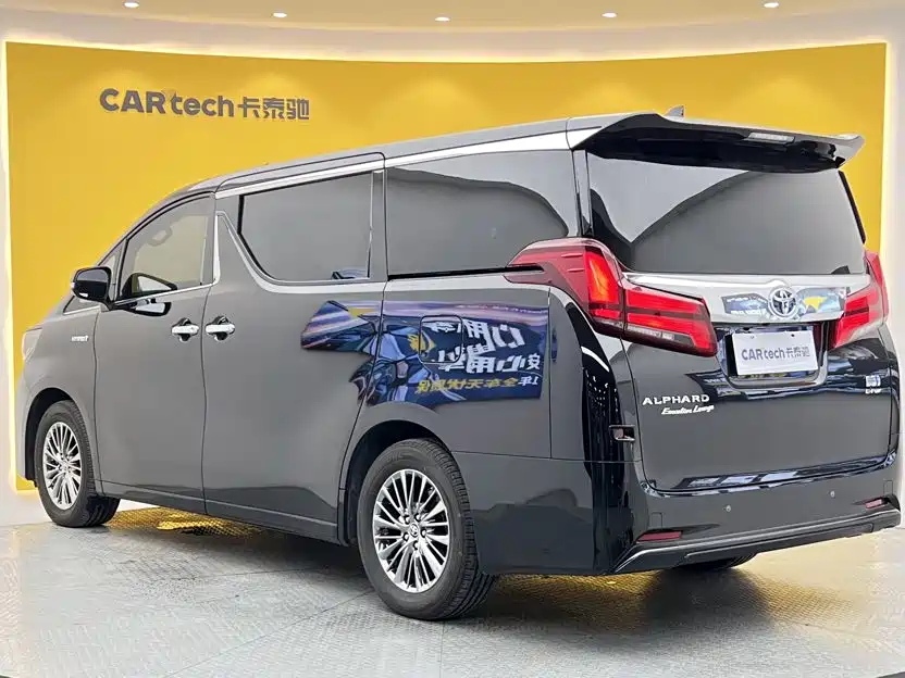 Toyota Alphard — миниатюра 6