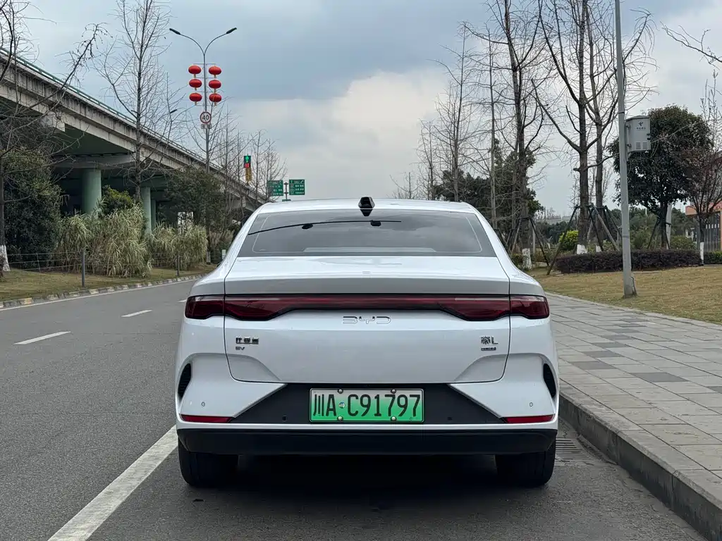 BYD QIN L