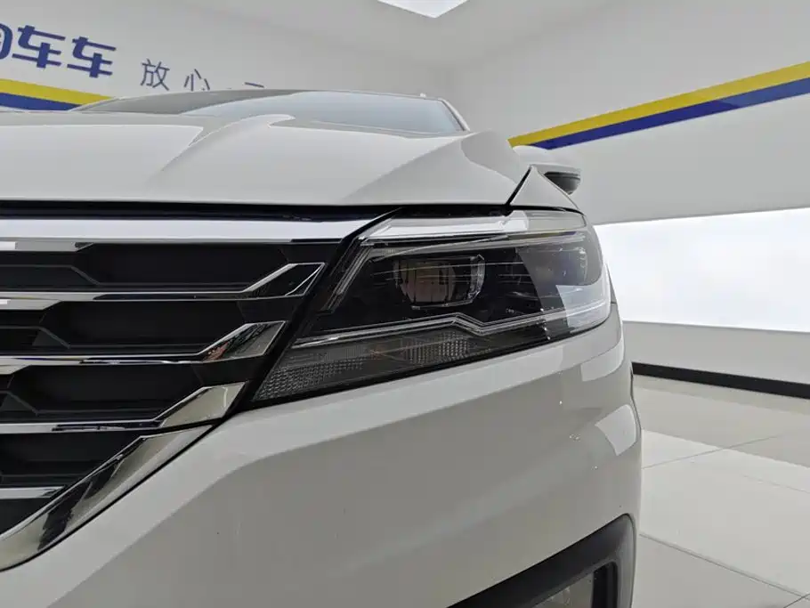 Volkswagen Lavida — миниатюра 5