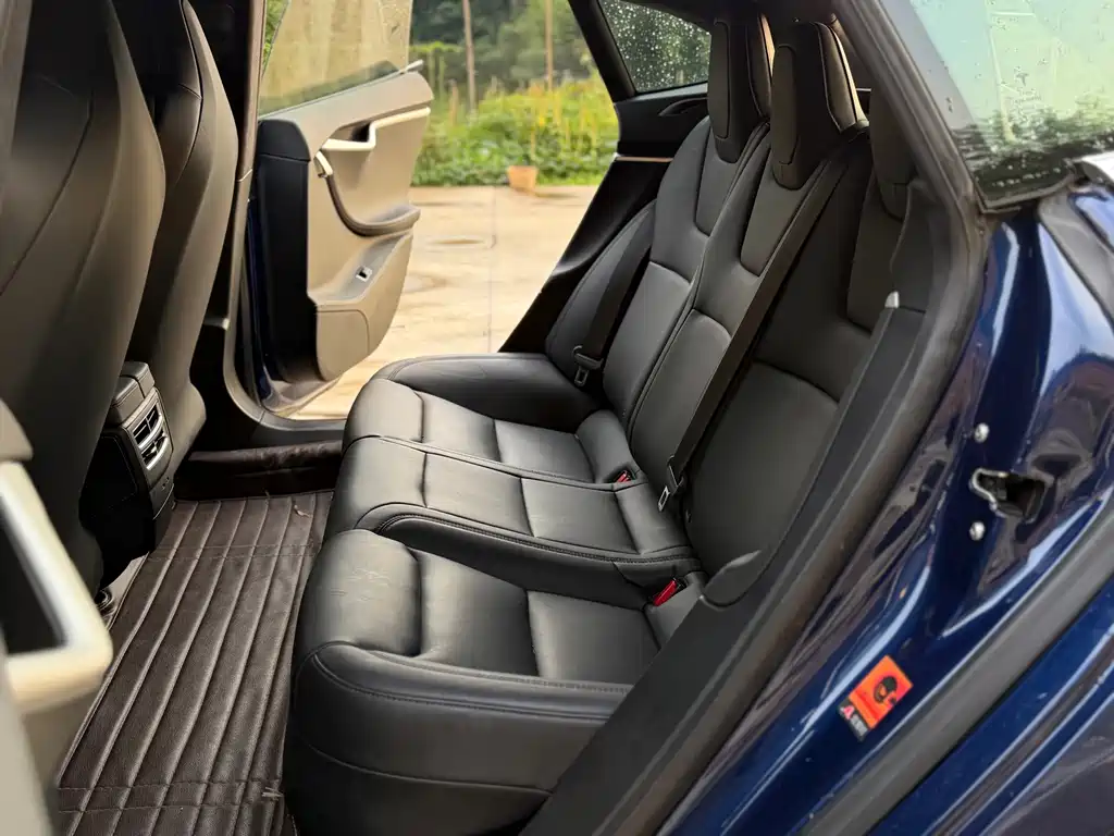 Tesla Model S — миниатюра 14