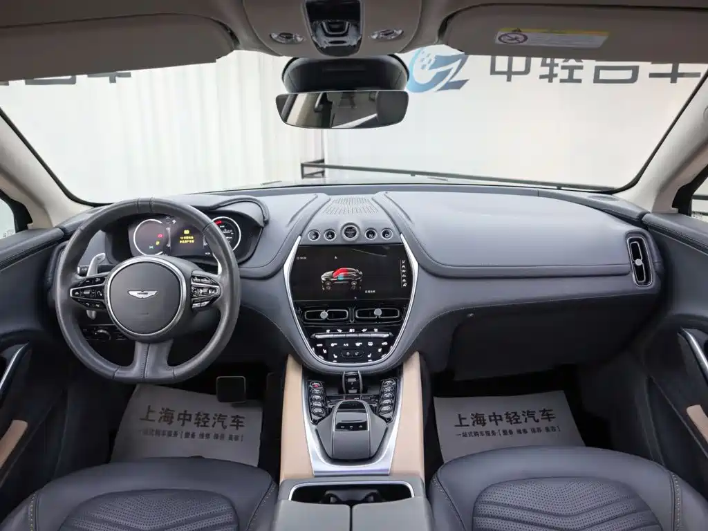 Aston Martin DBX — миниатюра 9