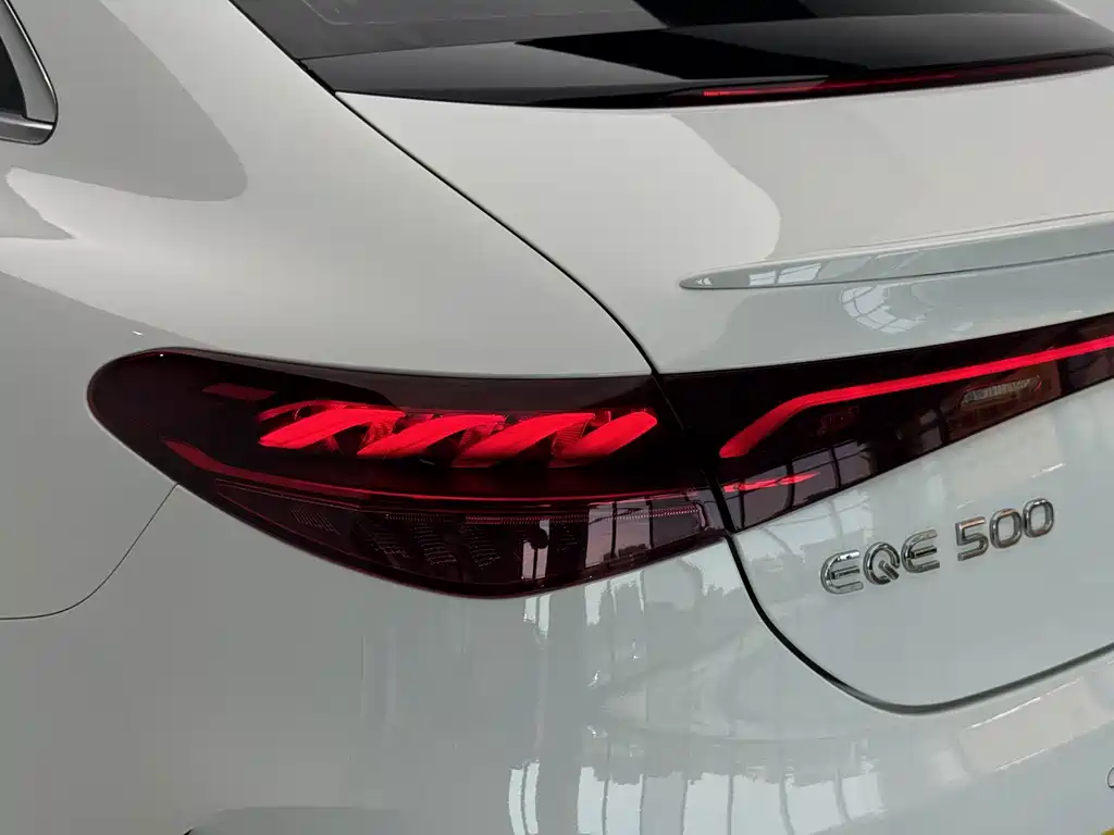 Mercedes-Benz EQE — миниатюра 19