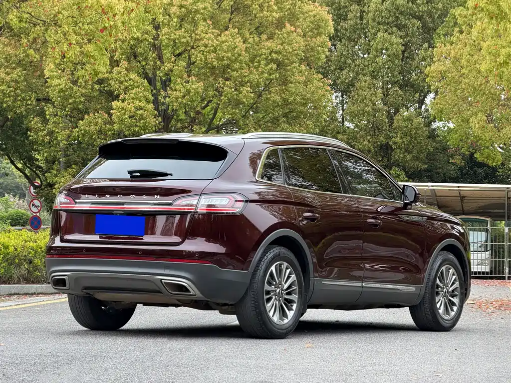 Lincoln Nautilus 2019 2.0T Premium V
