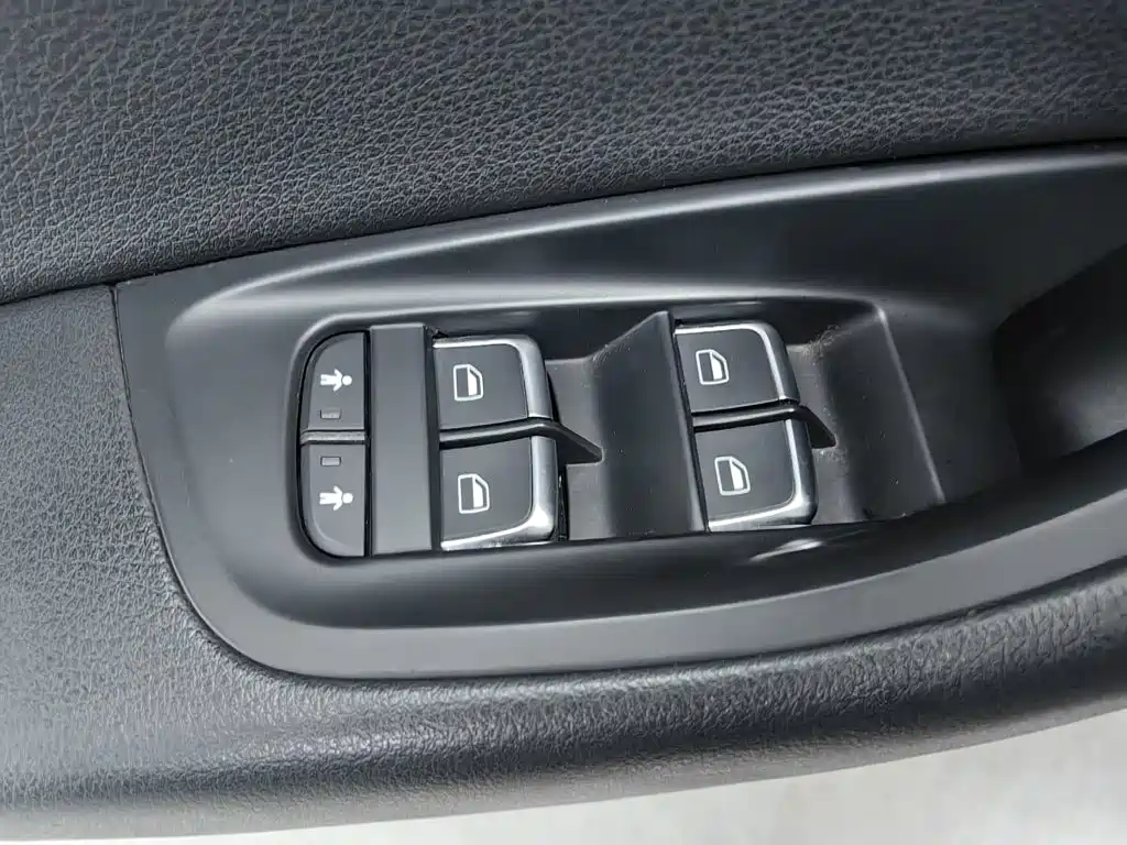 Audi A6L — миниатюра 9