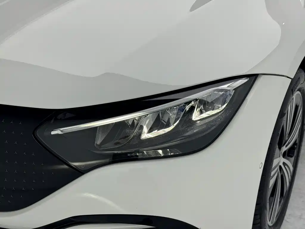 Mercedes-Benz EQE — миниатюра 18