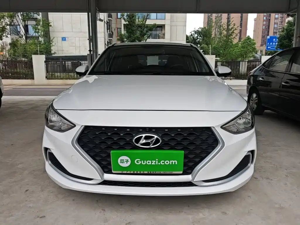 Hyundai Elantra — миниатюра 3